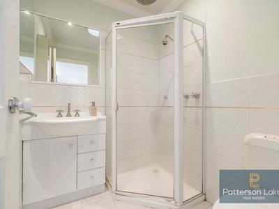 10 Scarborough Drive, Patterson Lakes