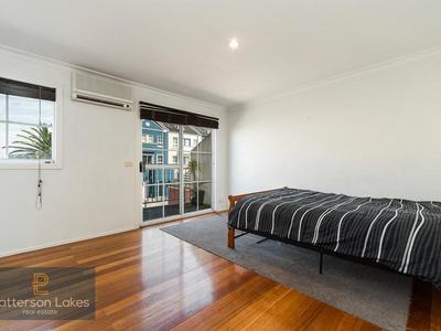 10 Scarborough Drive, Patterson Lakes