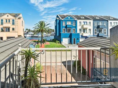 10 Scarborough Drive, Patterson Lakes