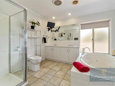 202 McLeod Road, Patterson Lakes