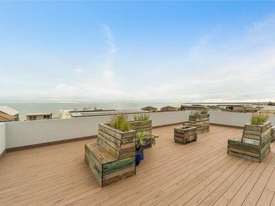 13 / 143 Nepean Highway, Aspendale