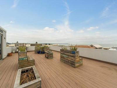 13 / 143 Nepean Highway, Aspendale