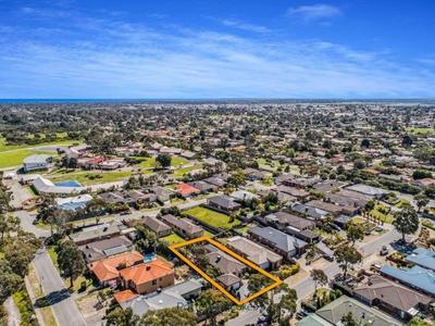 18 Flora Park Way, Carrum Downs