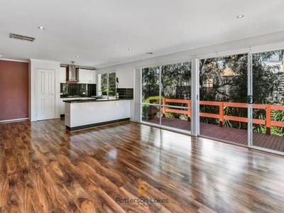 18 Flora Park Way, Carrum Downs