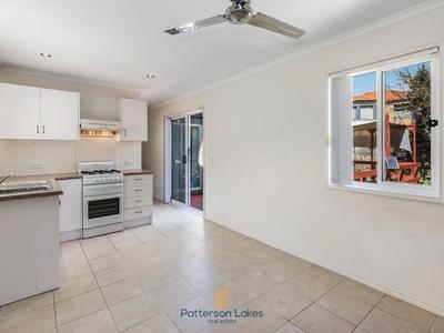 18 Flora Park Way, Carrum Downs