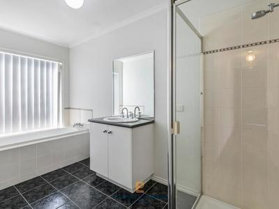 18 Flora Park Way, Carrum Downs