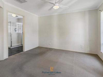 18 Flora Park Way, Carrum Downs