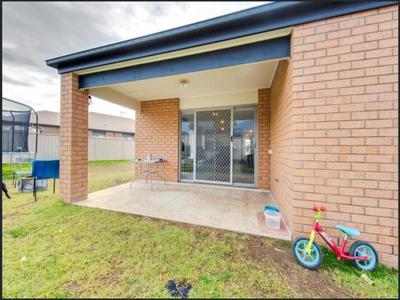 21 KENDALL DRIVE, Hamilton Valley