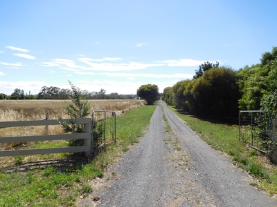 7160 Goulburn Valley Highway, Kialla West