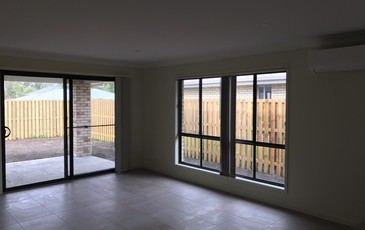 25 Sidney Street , Holmview