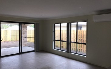 25 Sidney Street , Holmview