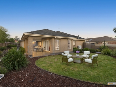 27 Winneke Way, Pakenham