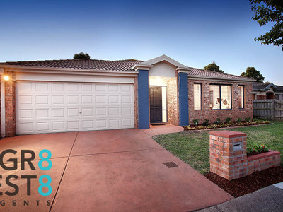 6 Essex Court, Cranbourne East