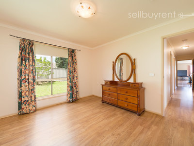 28 ALMURTA COURT, Springdale Heights