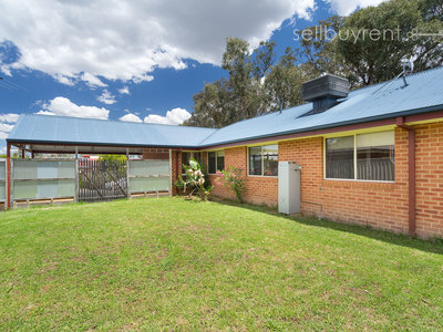 28 ALMURTA COURT, Springdale Heights
