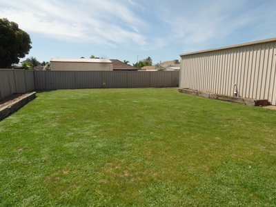 16 Illawarra Crescent, Kialla