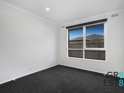 1 / 8 Ardmore Street, Cranbourne