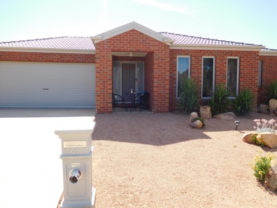 41 Settlers Drive, Kialla