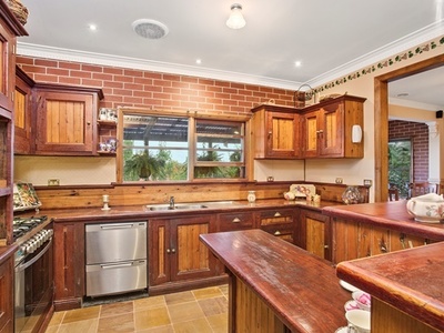 21 AVONDALE DRIVE, Wodonga