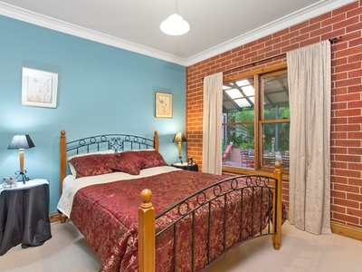 21 AVONDALE DRIVE, Wodonga