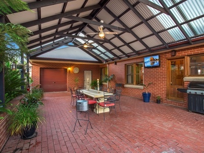 21 AVONDALE DRIVE, Wodonga