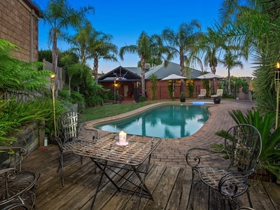 21 AVONDALE DRIVE, Wodonga