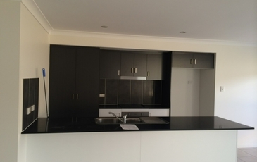 8 Lorberg Court, Branyan