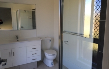 8 Lorberg Court, Branyan