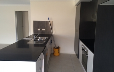 8 Lorberg Court, Branyan