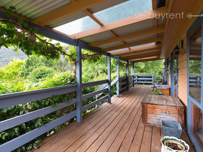 186 SIMMONDS CREEK ROAD, Tawonga