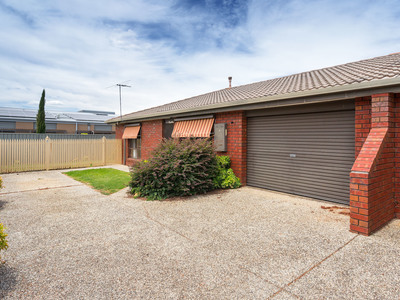 2 / 7 BURNS COURT, Wodonga
