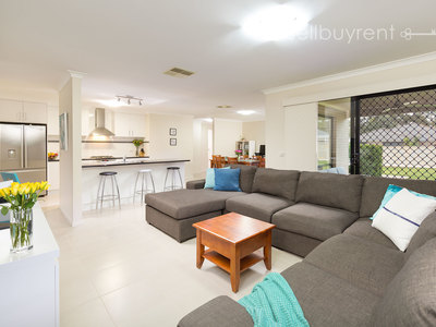 12 WHITELEY CIRCUIT, Baranduda