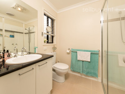 12 WHITELEY CIRCUIT, Baranduda