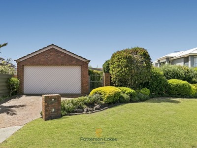 33 Snapper Point Drive, Patterson Lakes