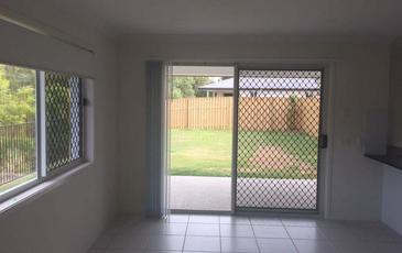 2 / 23 Apple Berry Avenue, Coomera