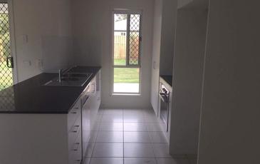 2 / 23 Apple Berry Avenue, Coomera