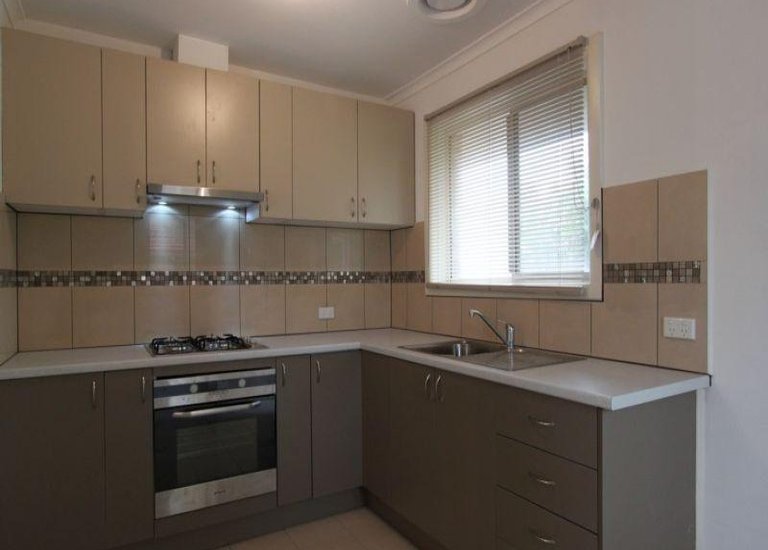 4 / 10 Allan Street, Noble Park